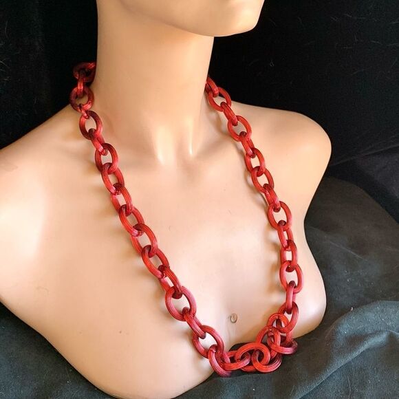 Thick red textured large metal wide link chunky necklace - Picture 3 of 4